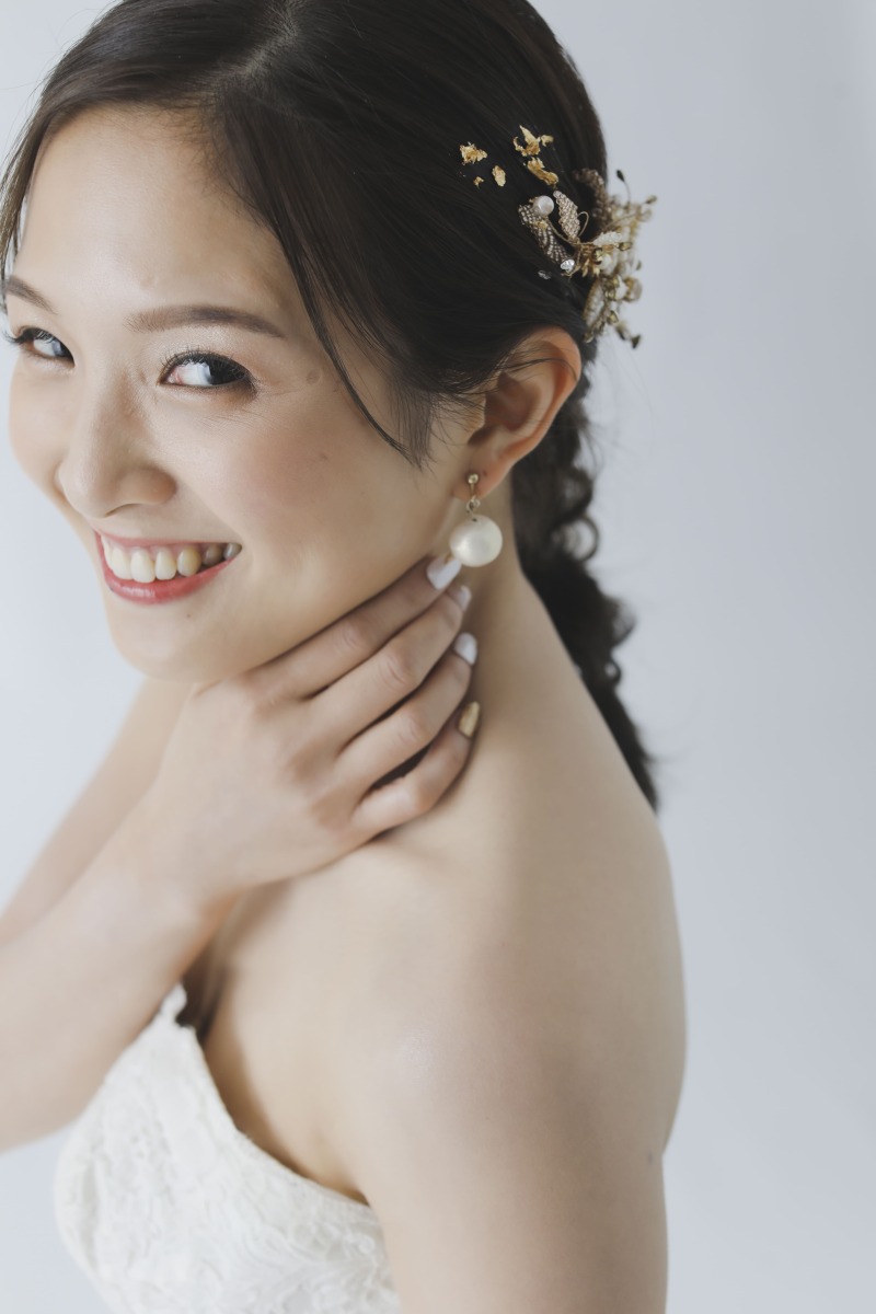 ヘアスタイルと合わせたピアスも!