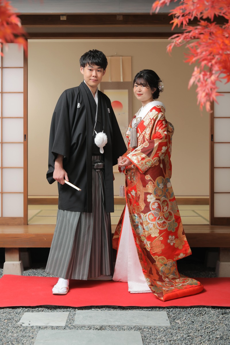 かっちりとした立ち姿