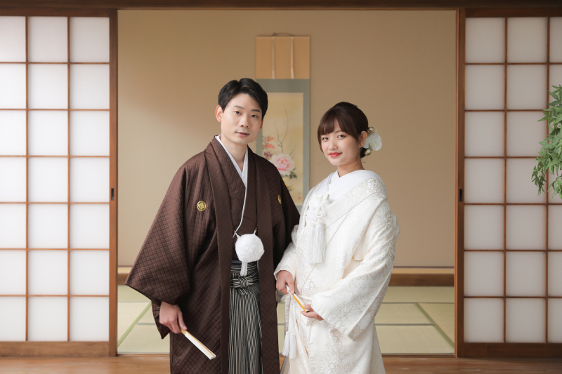 縁側を背景に、、