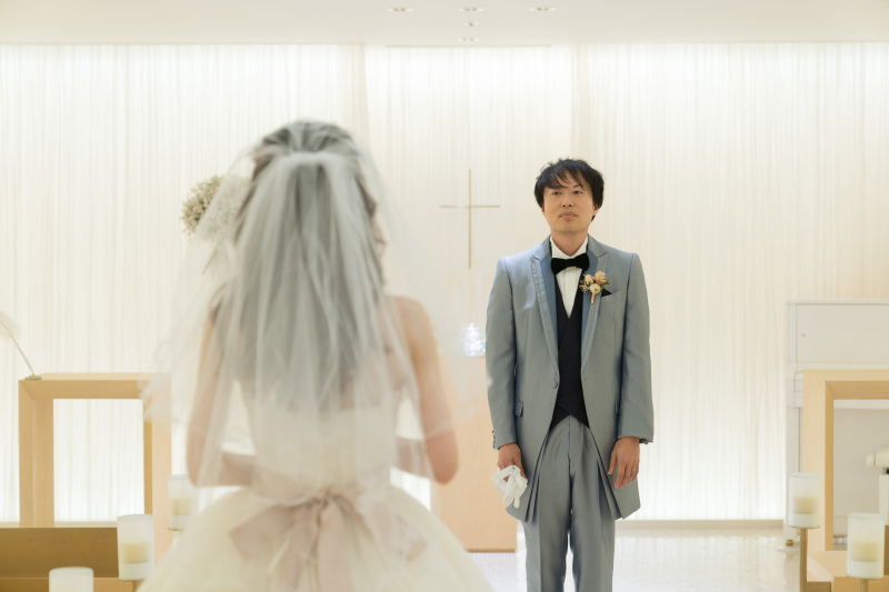 お二人見つめあって