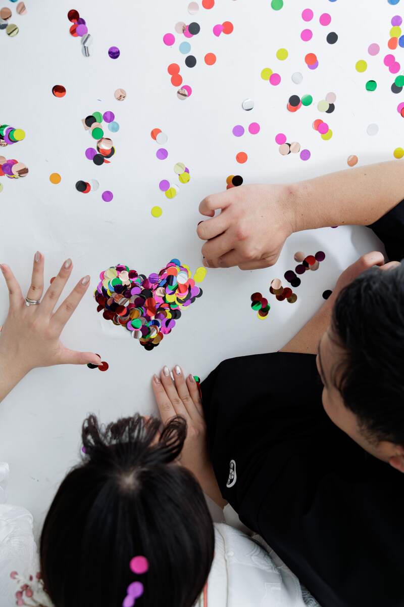 頭にも、床にも