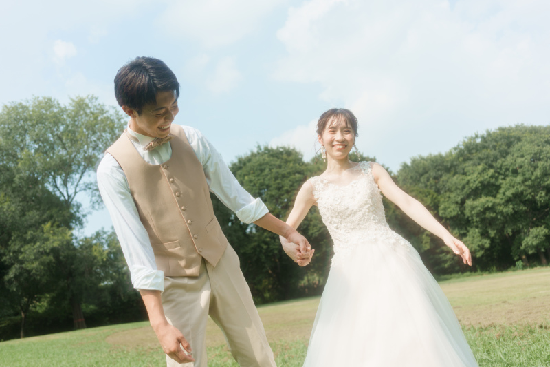 手を繋いでもらって