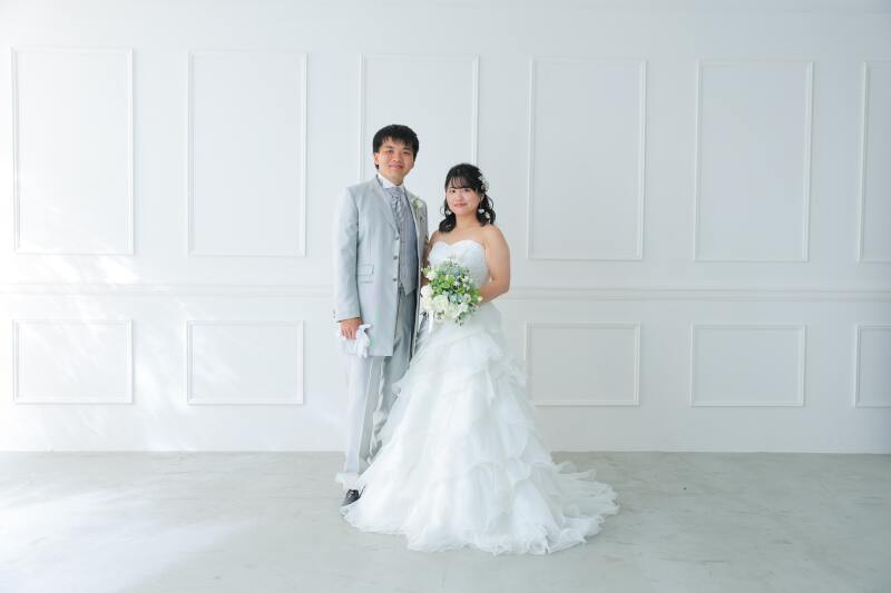 フォーマルな立ち姿で