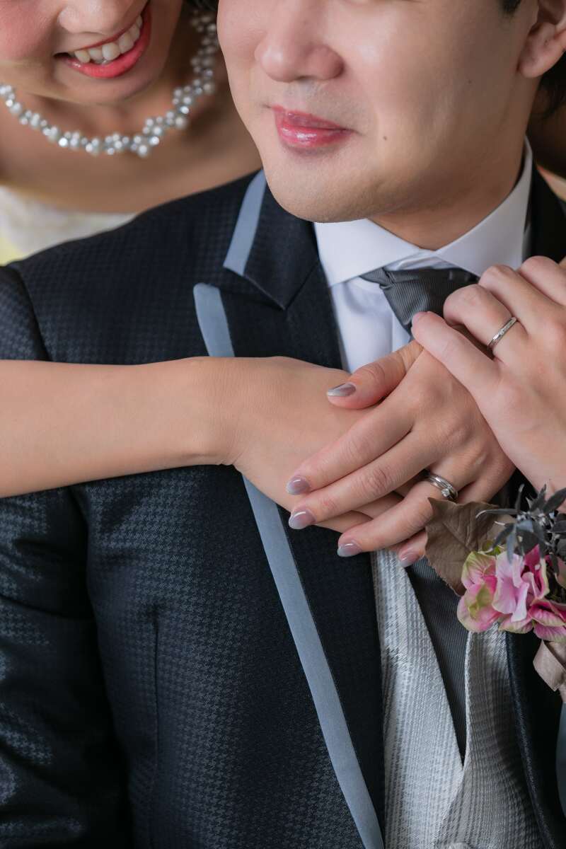 お二人のお手元のカット