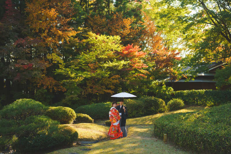 紅葉の和庭園