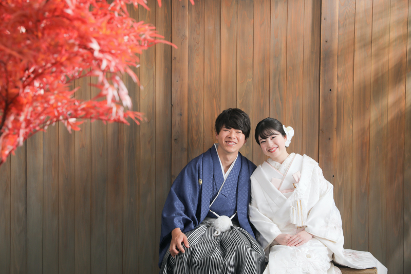 肩を寄せ合って…