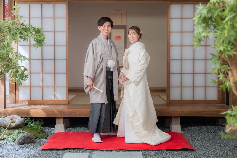 伝統的な立ち姿