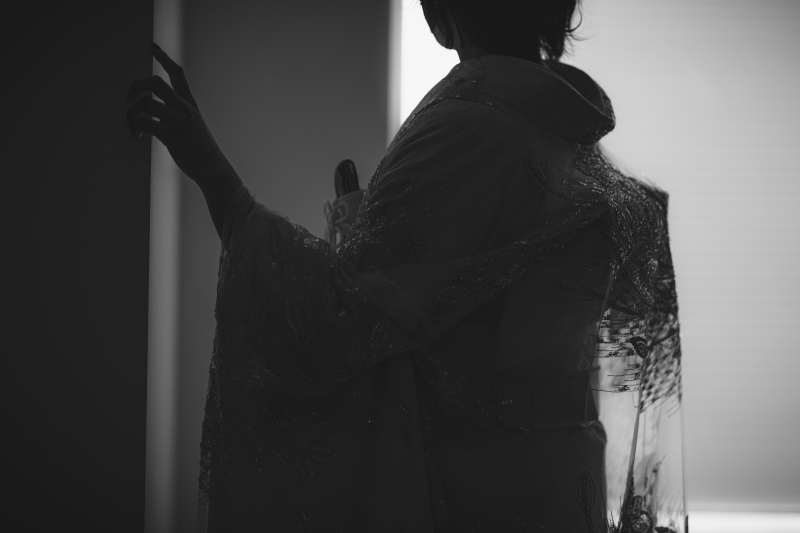 モノクロでも映える衣装