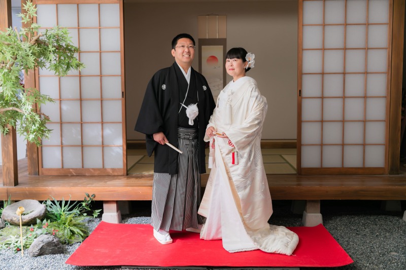 伝統的な立ち姿