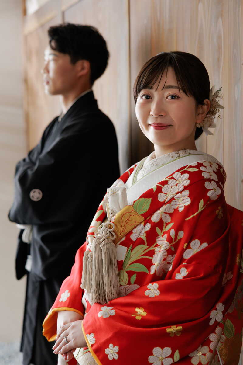 お次はご新婦様!
