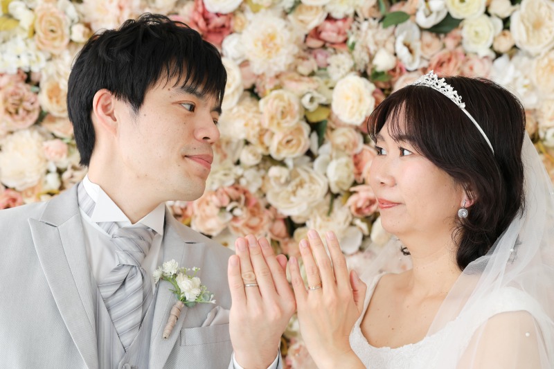 見つめ合う様子も