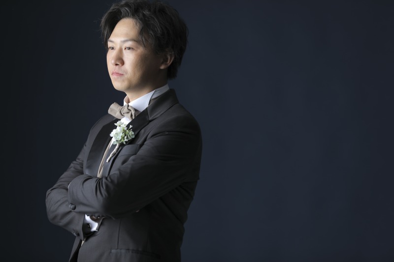 キリッとした表情も