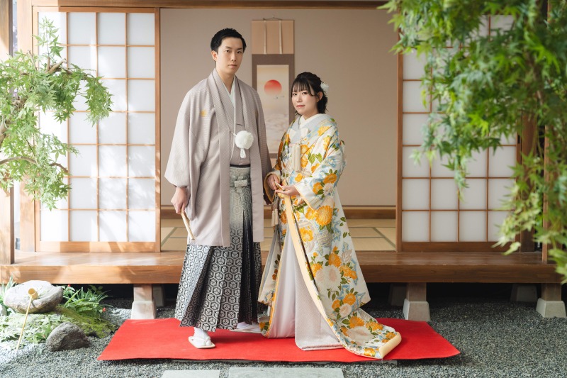 フォーマルな立ち姿