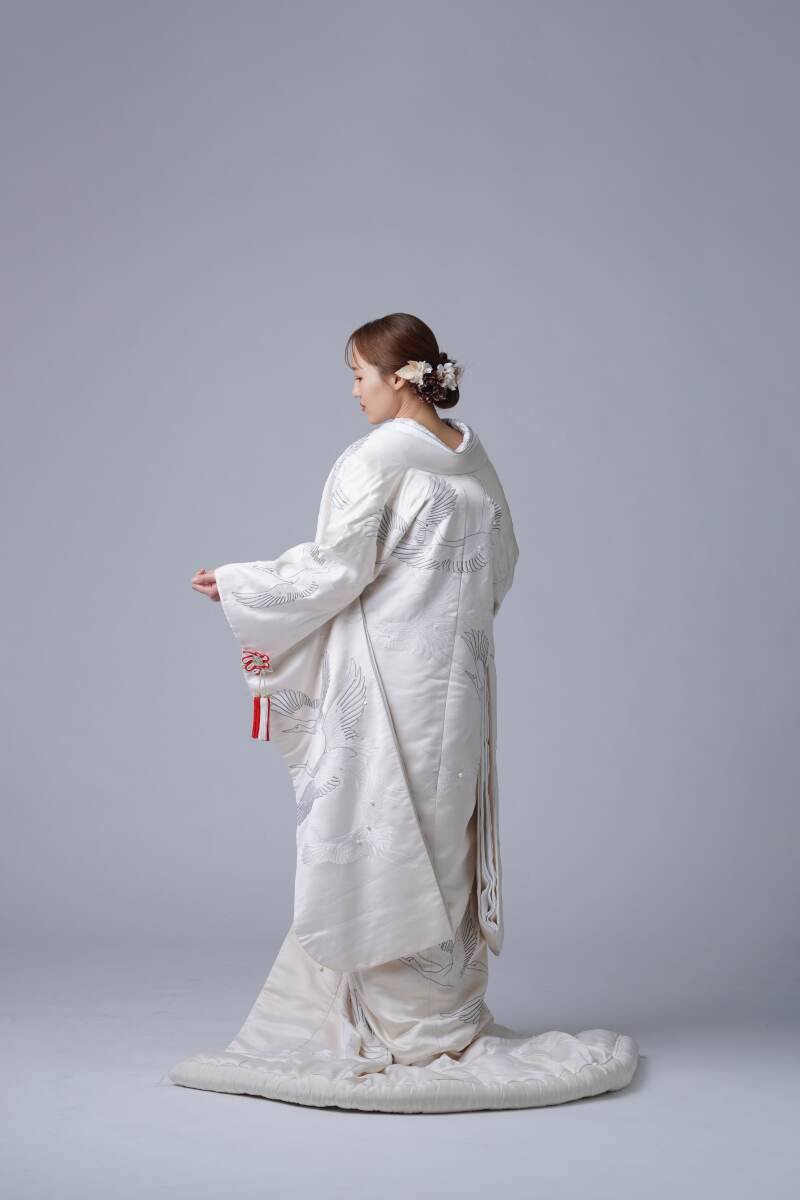 お着物の後ろ姿