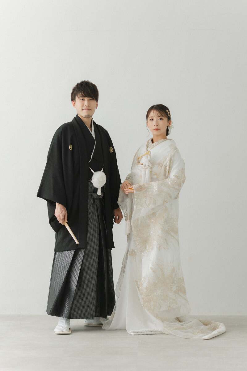 無地の背景で和装はいかがですか！