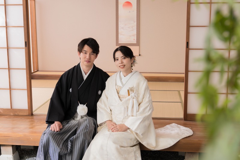 縁側に座って！