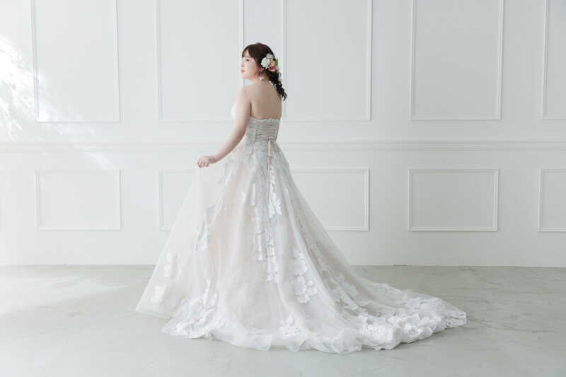 後ろ姿も美しく