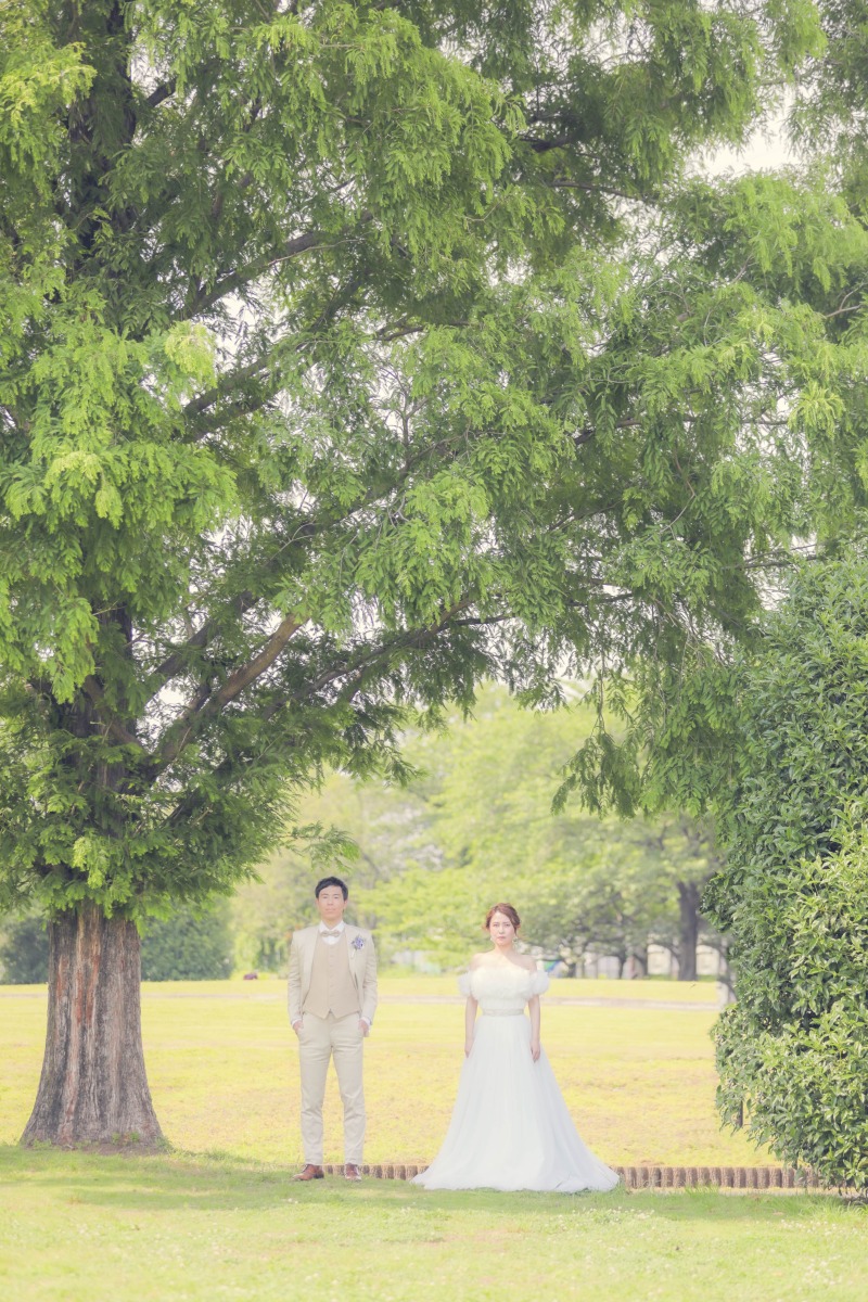 緑でできたトンネルのなかで