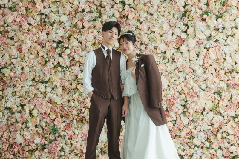 今度はウェディングドレスで