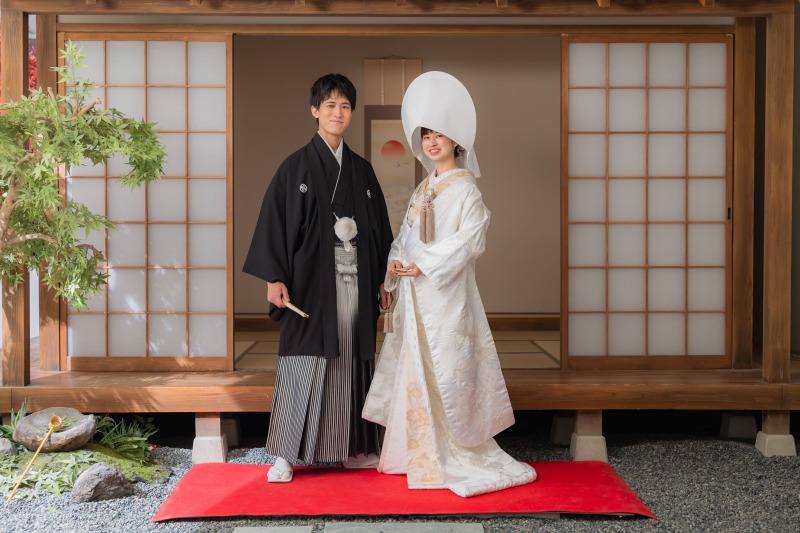 伝統的な立ち姿