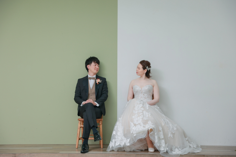 ツートーン背景で