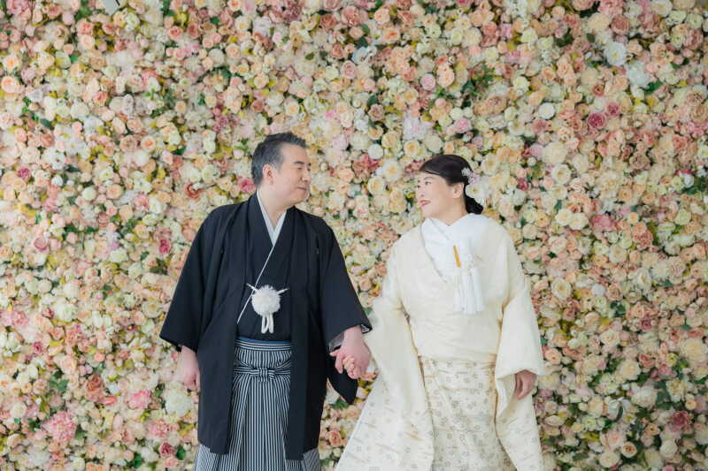 お花をバックに