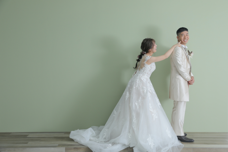 後ろからちょっと悪戯を:)