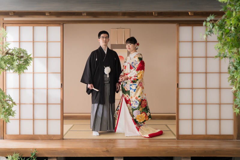 伝統的な立ち姿