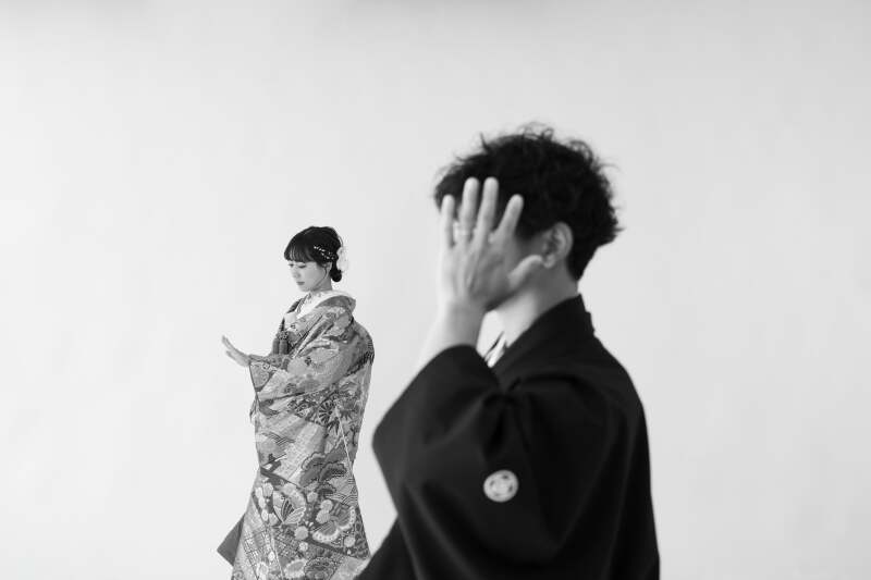 指輪を見つめて