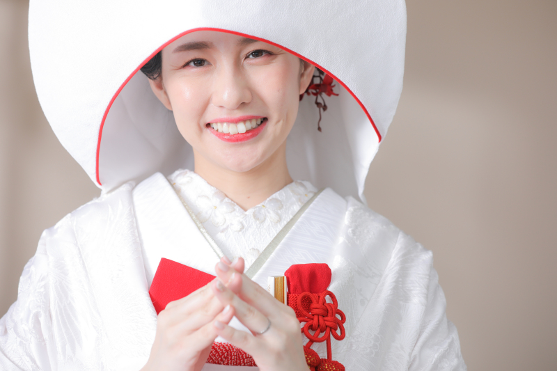綿帽子は婚礼写真らしさをより演出してくれます!