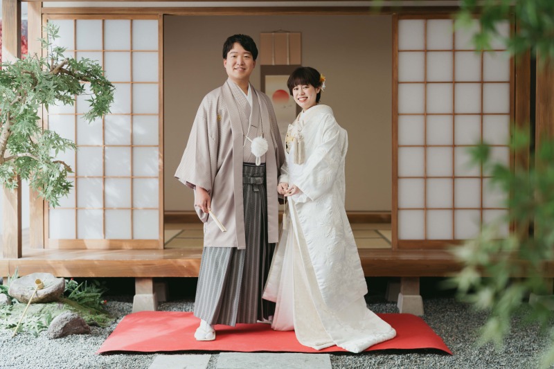 フォーマルな立ち姿も