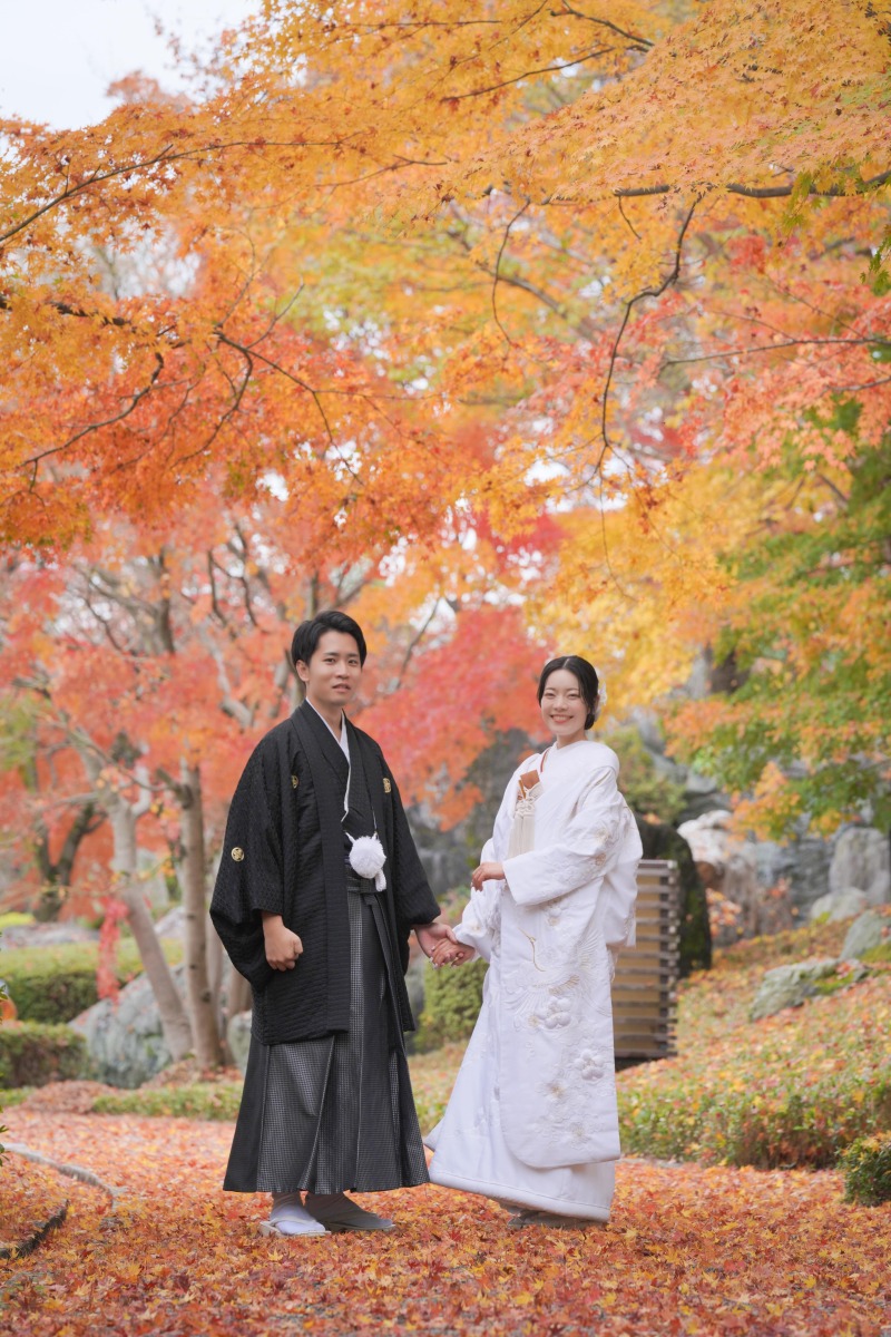 紅葉に囲まれて