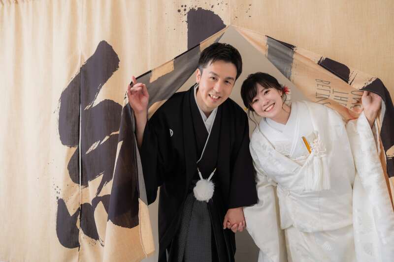 同じ背景からひょっこりと