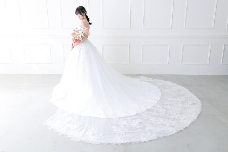 繊細なレースが美しいウェディングドレス