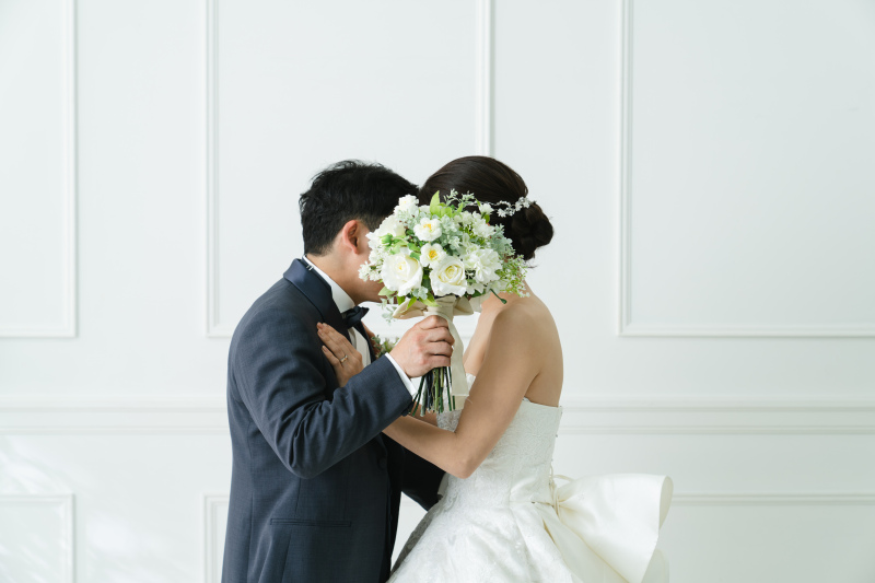 ブーケで隠して