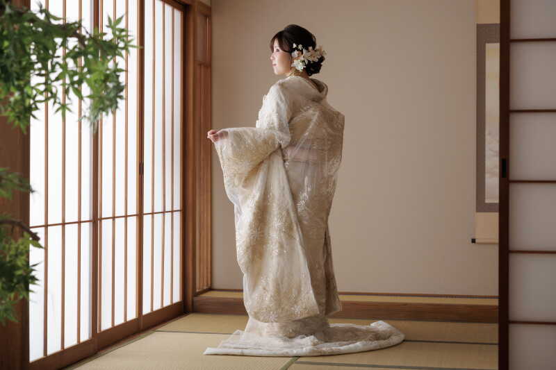 後ろ姿も美しく