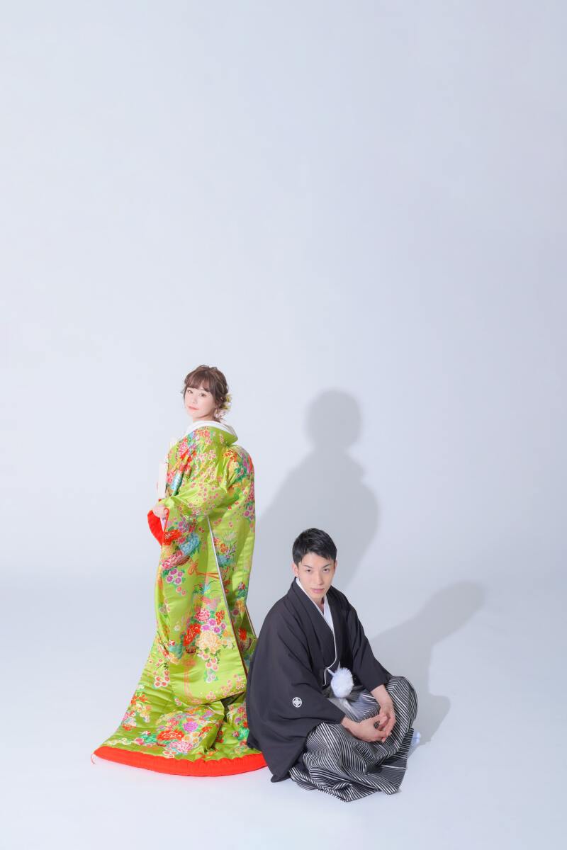 影を写し入れて