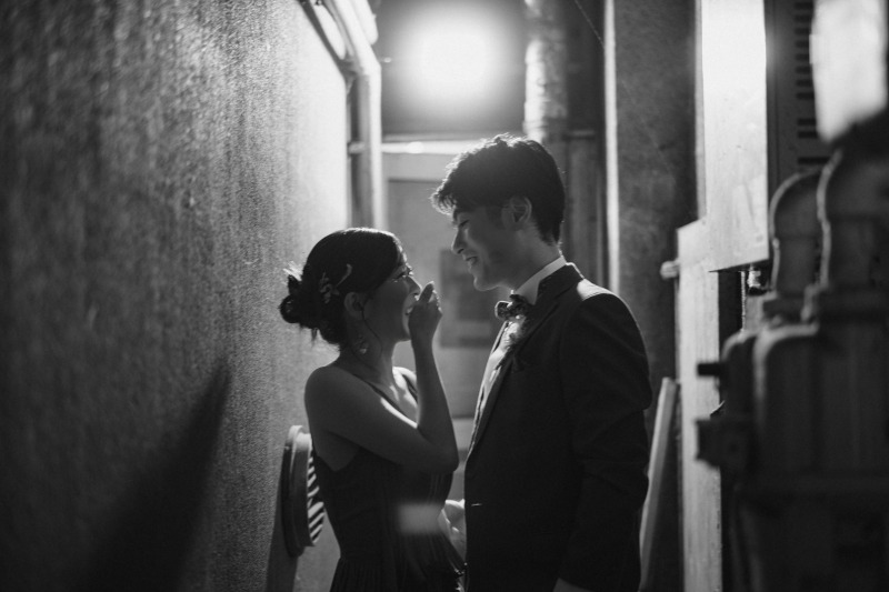 新郎様ほっぺにご注目