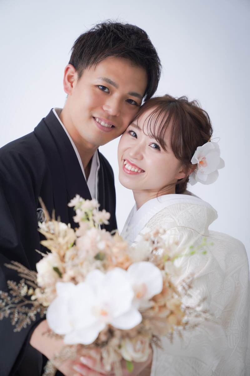 二人でブーケを持って