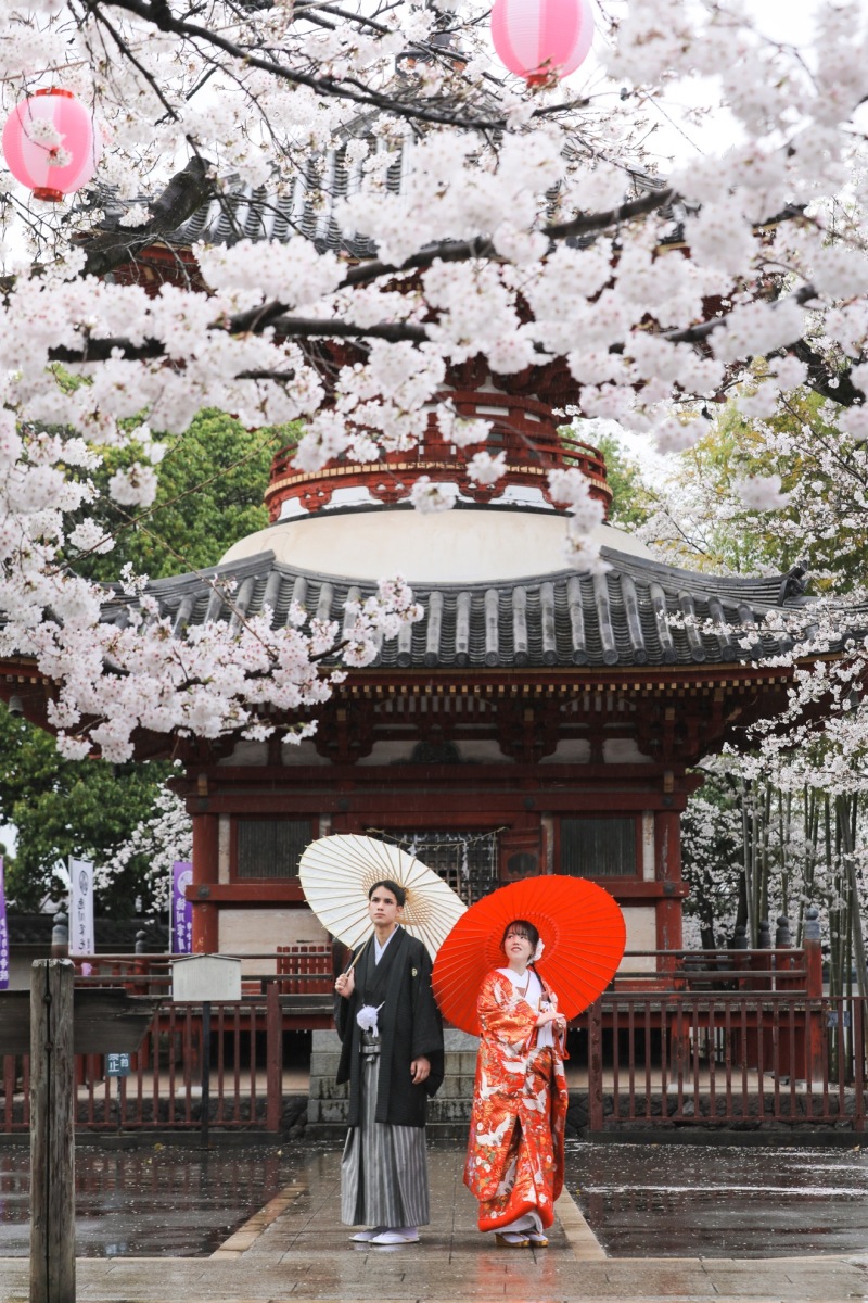 近くのお寺へ