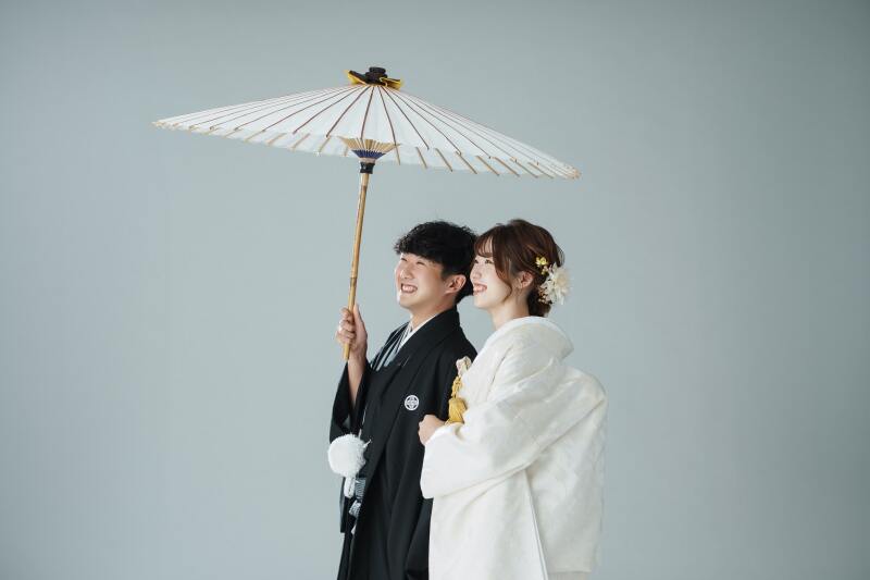 和傘を持ってのお写真は和装ならでは◎