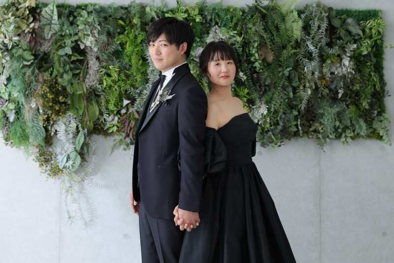 ウェディングドレスもカラードレスも！