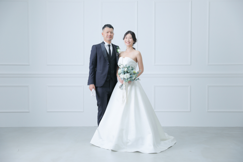 ベーシックな立ち姿もおしゃれに