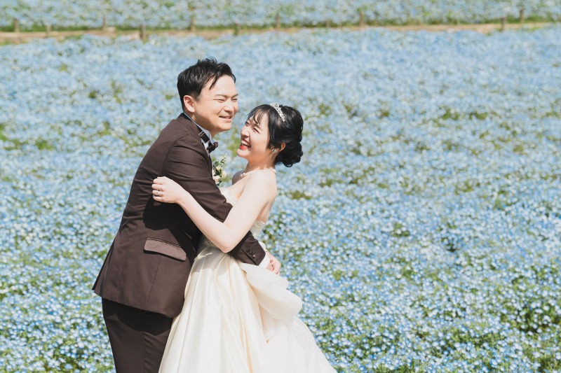 たくさんのお花とお二人らしく