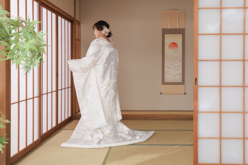 後ろ姿まで美しく