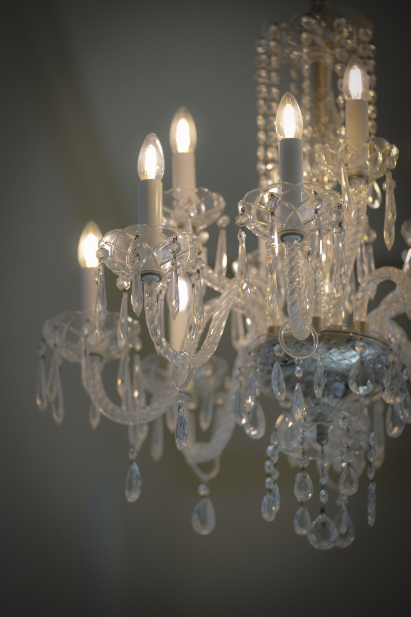 シャンデリアの光