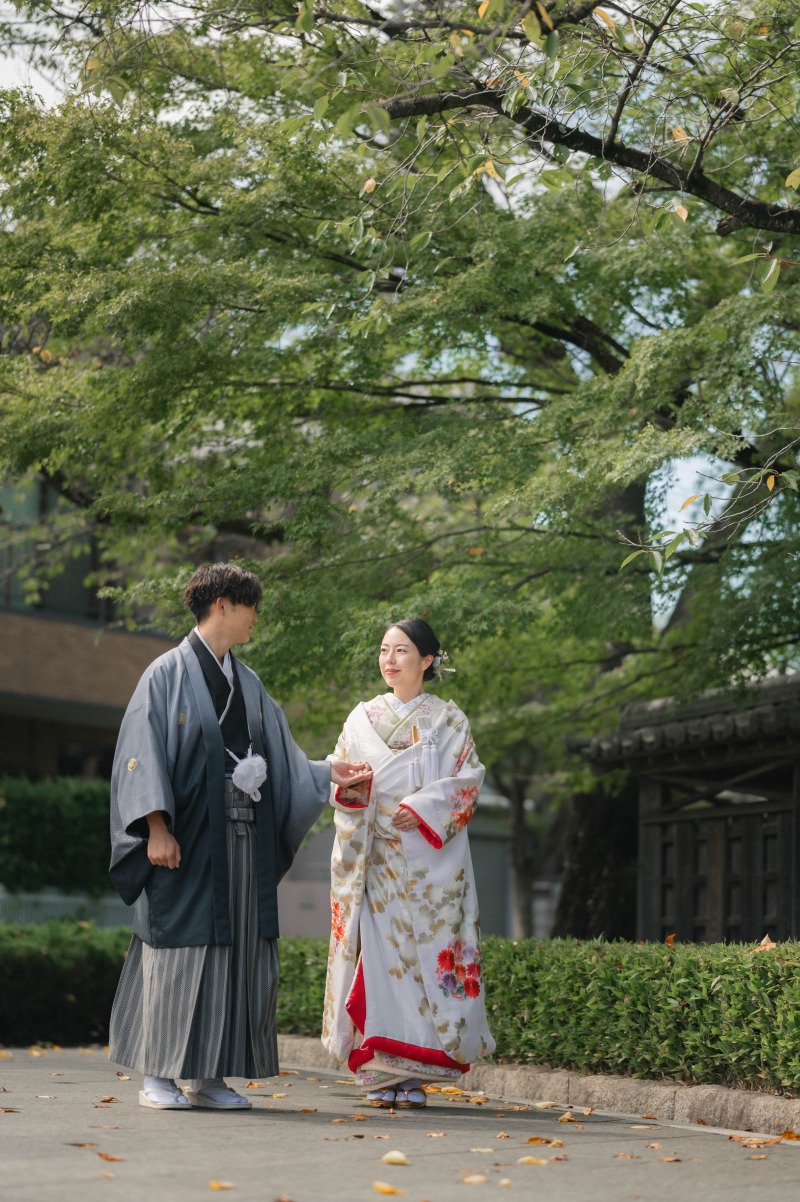 お二人で一緒に歩いて、、