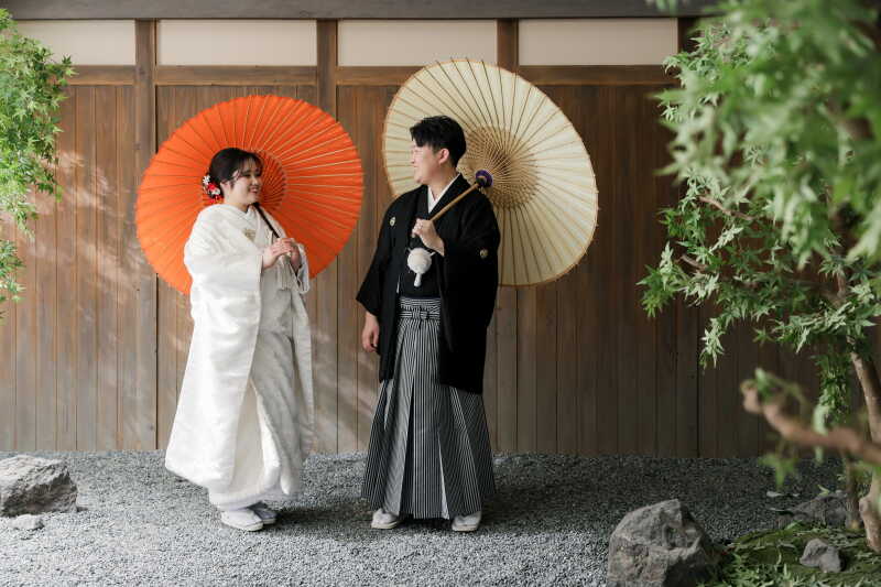 和傘で華やかに