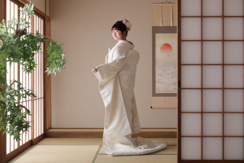 後ろ姿も美しく