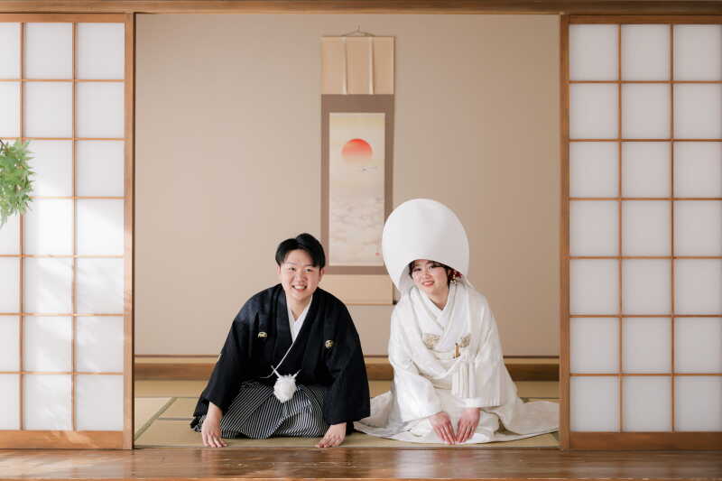 正座で寄り添って！